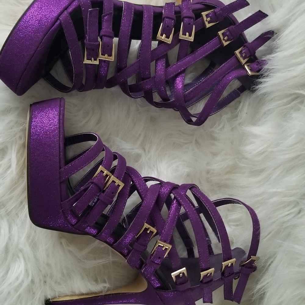 pumps - Picture 3 of 4